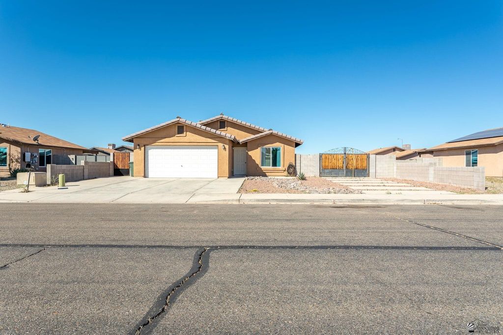 3804 S Kimball Ave, Yuma, AZ 85365