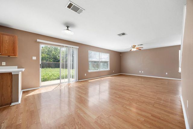 12033 Kilmartin LN, Austin, TX 78754