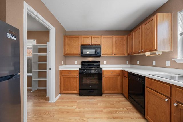 12033 Kilmartin LN, Austin, TX 78754