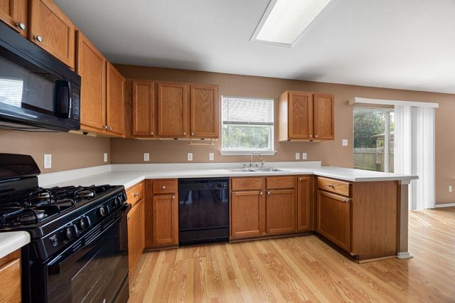 12033 Kilmartin LN, Austin, TX 78754