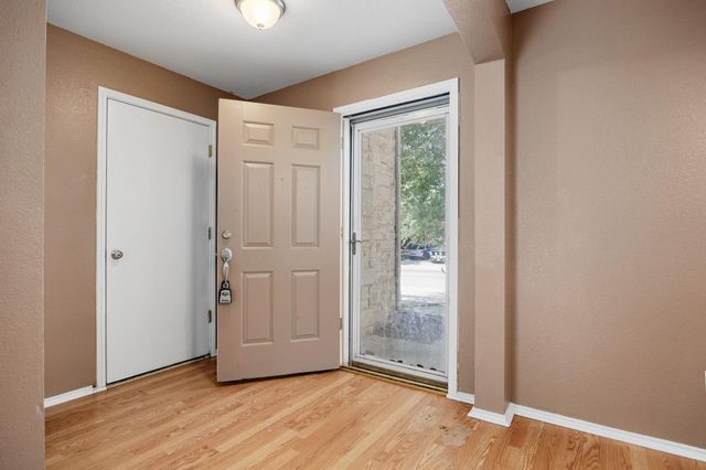 12033 Kilmartin LN, Austin, TX 78754