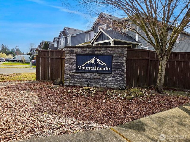 17607 28th Avenue Ct E, Tacoma, WA 98445