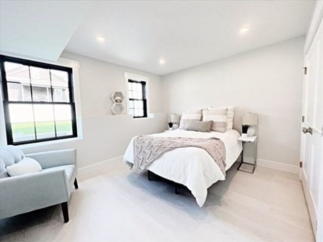 11-13 Lowell St 11B, Arlington, MA 02476