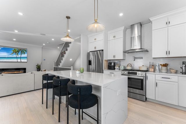11-13 Lowell St 11B, Arlington, MA 02476