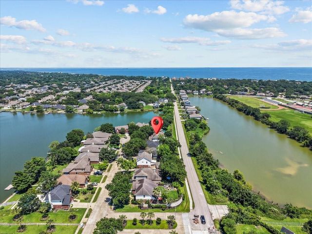 1409 Mija Lane, Seabrook, TX 77586