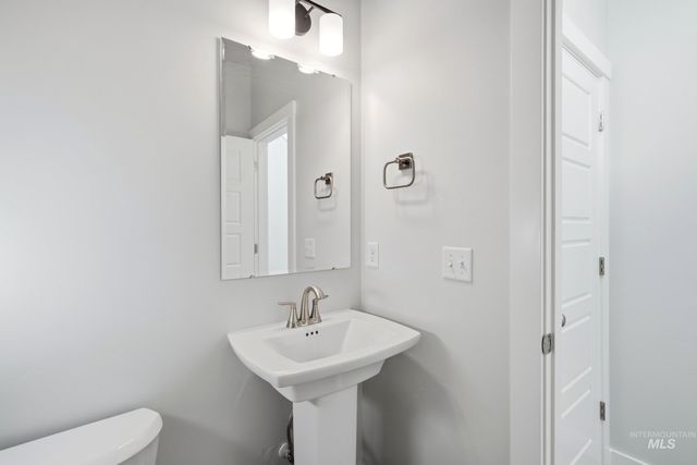 5329 S Big Jacks Creek Ave, Nampa, ID 83686