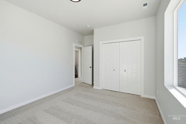 5329 S Big Jacks Creek Ave, Nampa, ID 83686