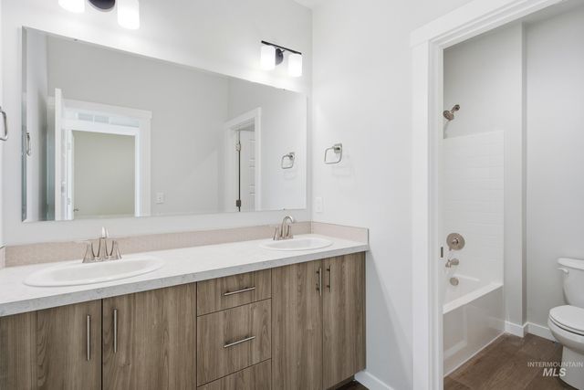 5329 S Big Jacks Creek Ave, Nampa, ID 83686