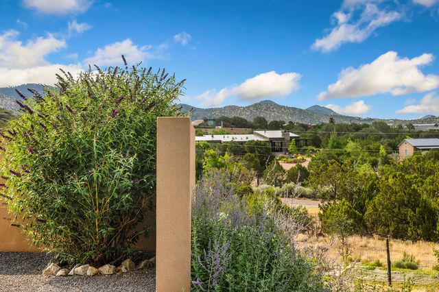 1858 Palacio Lane, Santa Fe, NM 87505