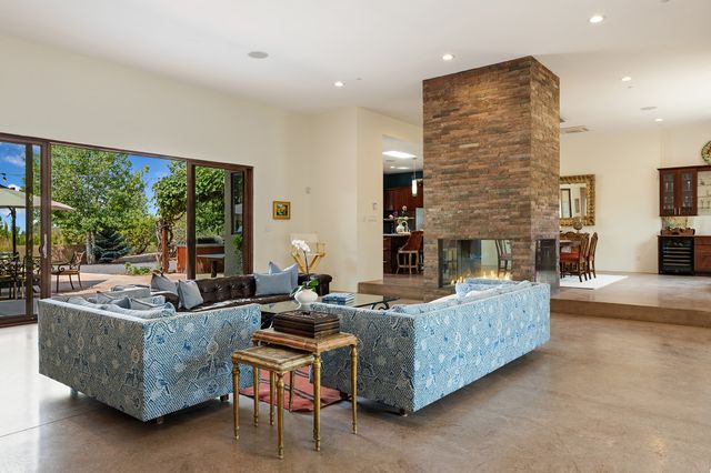 1858 Palacio Lane, Santa Fe, NM 87505