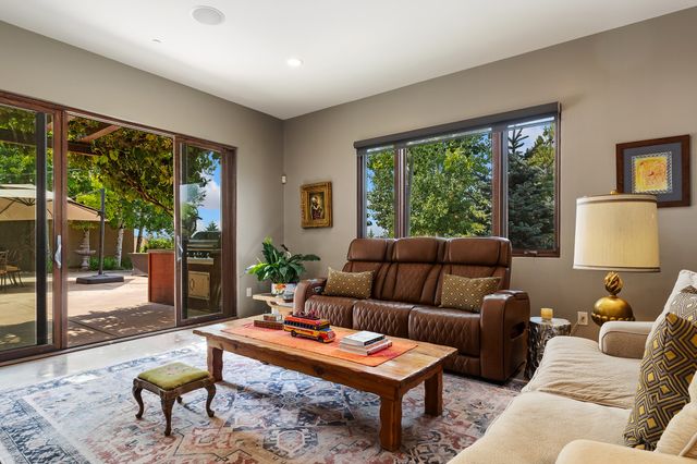 1858 Palacio Lane, Santa Fe, NM 87505