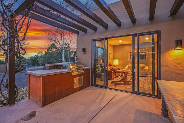 1858 Palacio Lane, Santa Fe, NM 87505