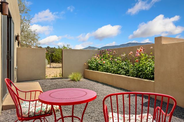 1858 Palacio Lane, Santa Fe, NM 87505