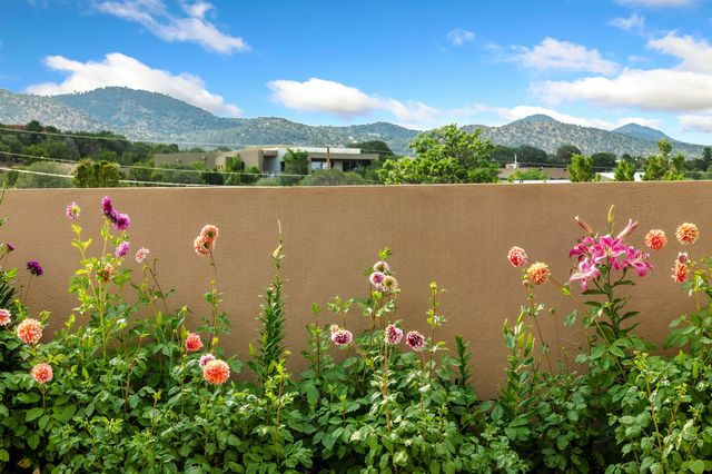 1858 Palacio Lane, Santa Fe, NM 87505