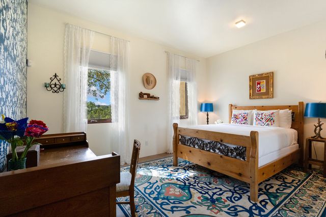 1858 Palacio Lane, Santa Fe, NM 87505