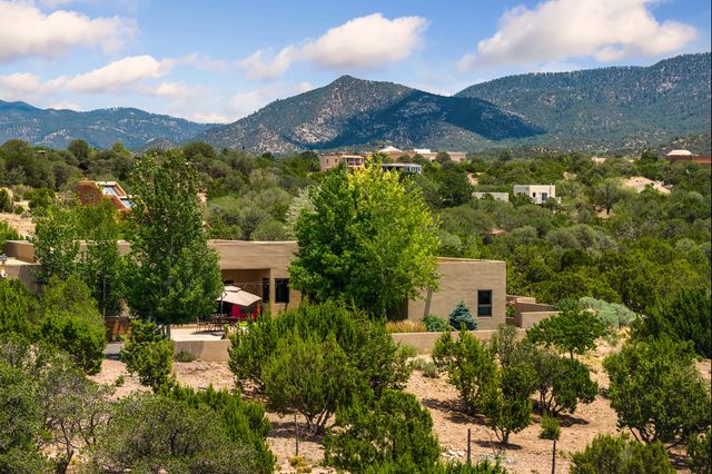 1858 Palacio Lane, Santa Fe, NM 87505