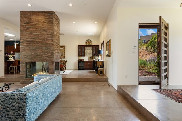1858 Palacio Lane, Santa Fe, NM 87505