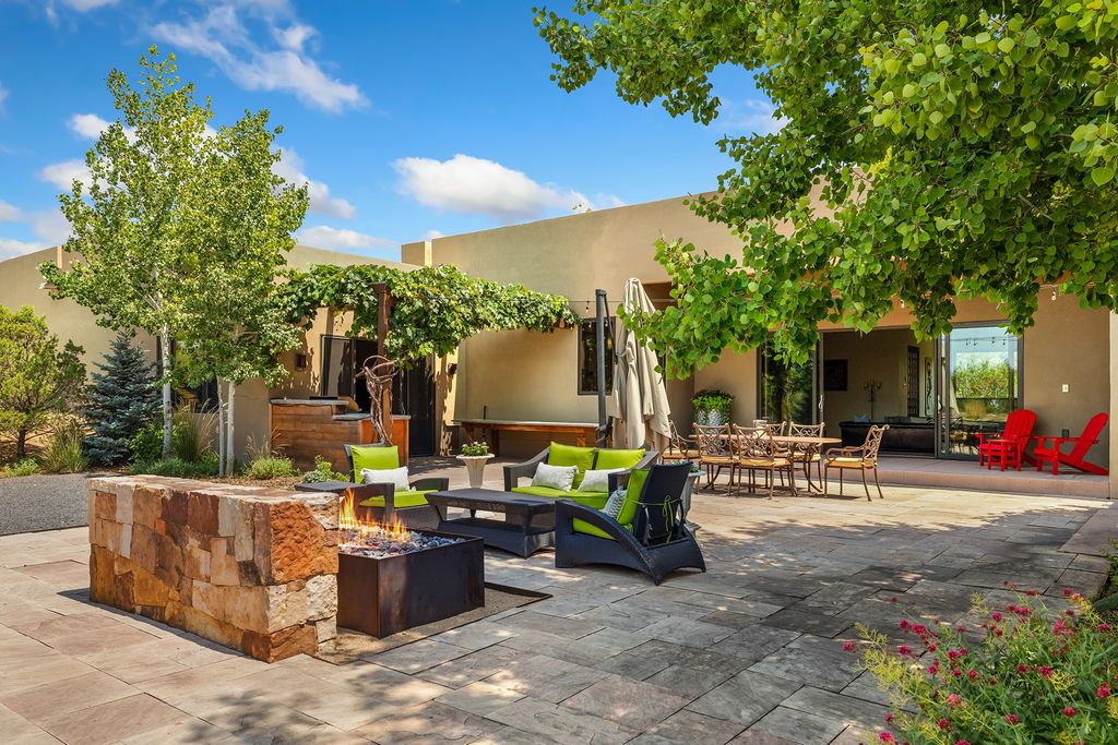 1858 Palacio Lane, Santa Fe, NM 87505