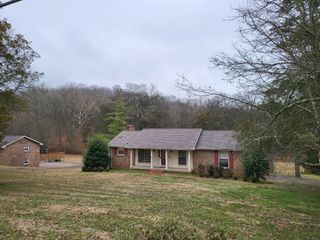 705 Emily Dr, Goodlettsville, TN 37072