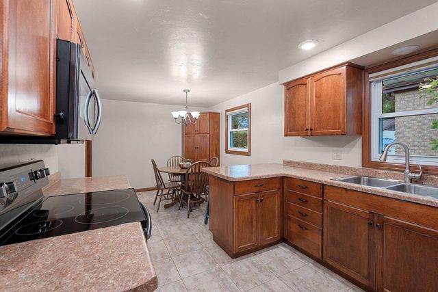 1404 SPENCE STREET, Green Bay, WI 54304