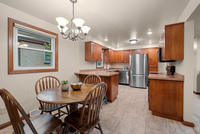 1404 SPENCE STREET, Green Bay, WI 54304