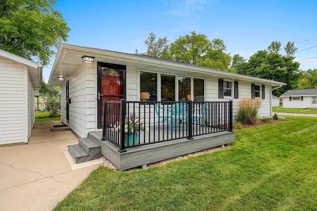 1404 SPENCE STREET, Green Bay, WI 54304