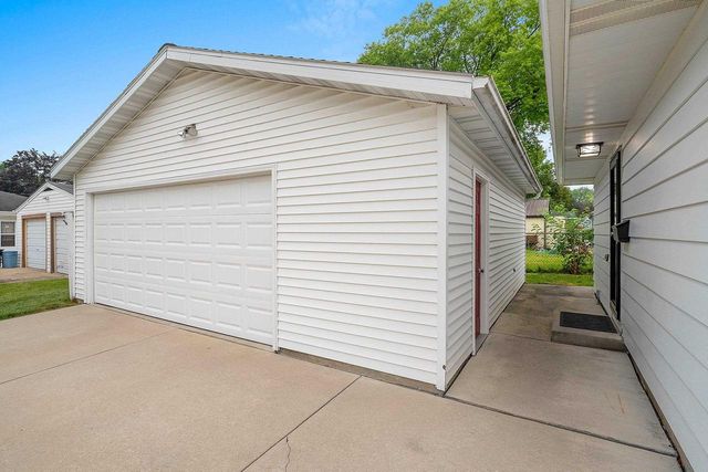 1404 SPENCE STREET, Green Bay, WI 54304
