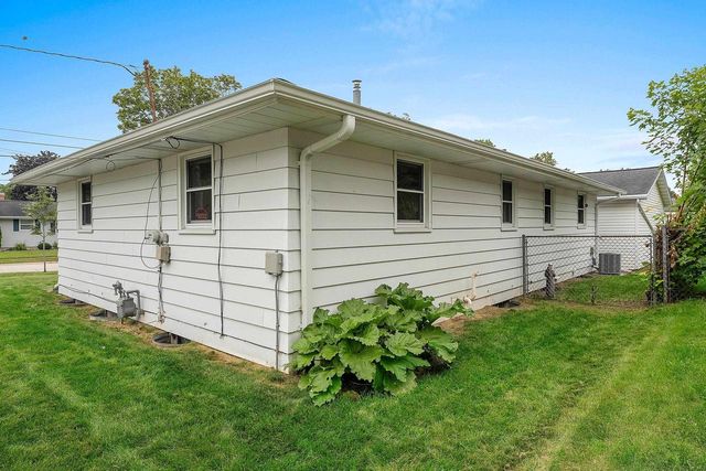 1404 SPENCE STREET, Green Bay, WI 54304