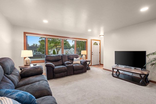 1404 SPENCE STREET, Green Bay, WI 54304