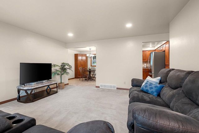 1404 SPENCE STREET, Green Bay, WI 54304