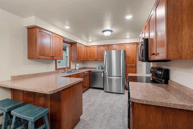 1404 SPENCE STREET, Green Bay, WI 54304