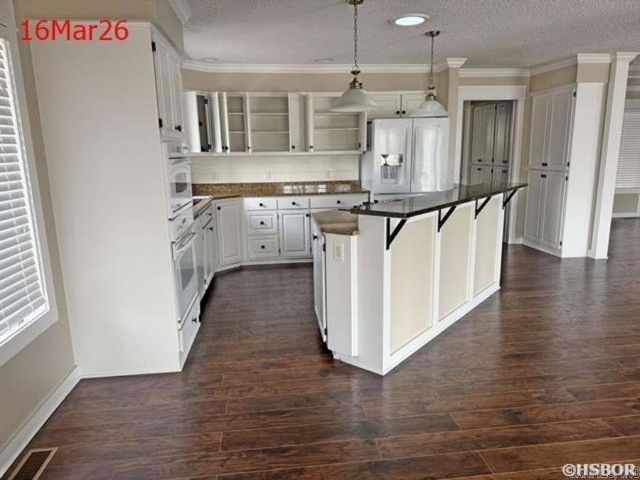 21 Delavega Circle, Hot Springs Village, AR 71909