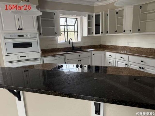 21 Delavega Circle, Hot Springs Village, AR 71909