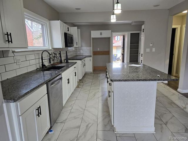 17160 Northlawn Street, Detroit, MI 48221
