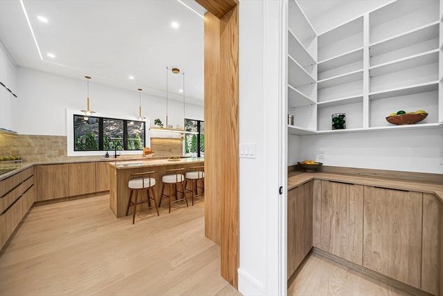 177 Varick Rd, Newton, MA 02468