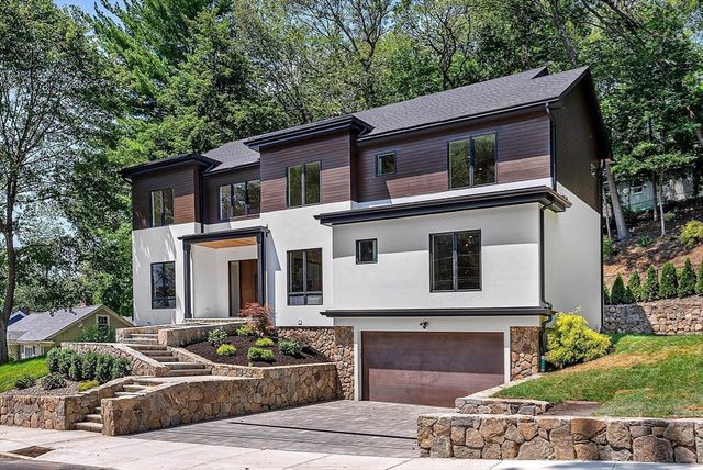 177 Varick Rd, Newton, MA 02468