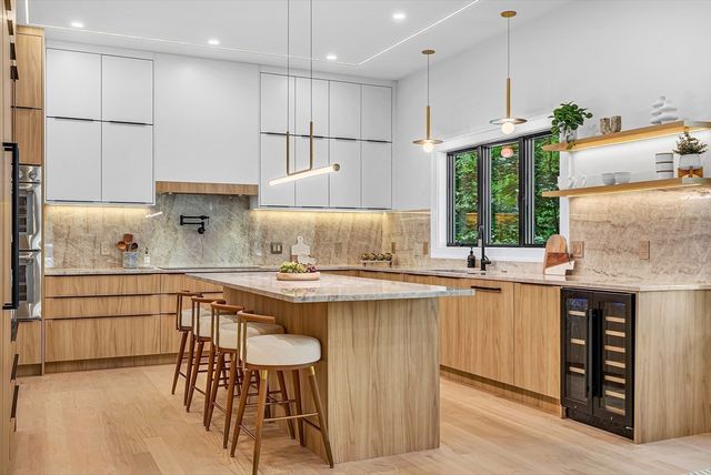 177 Varick Rd, Newton, MA 02468