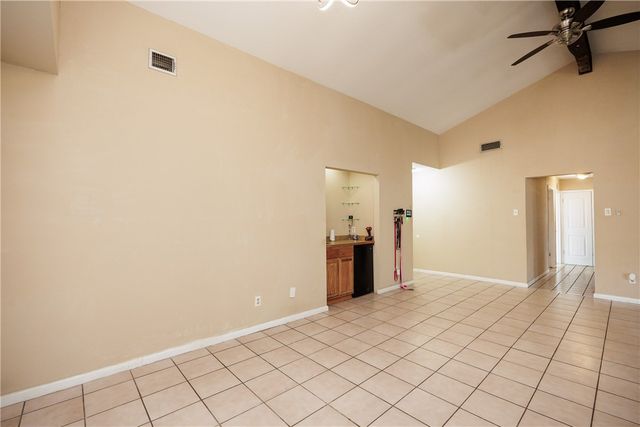 3621 Mendenhall Dr, Corpus Christi, TX 78415