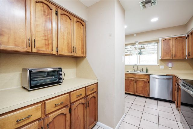 3621 Mendenhall Dr, Corpus Christi, TX 78415