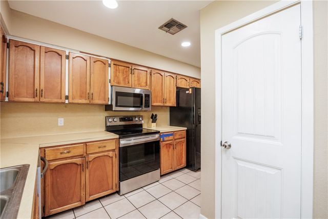 3621 Mendenhall Dr, Corpus Christi, TX 78415