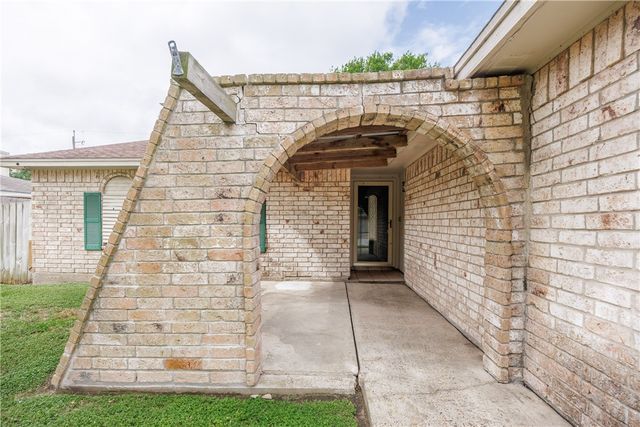 3621 Mendenhall Dr, Corpus Christi, TX 78415