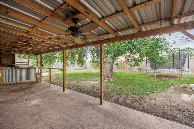 3621 Mendenhall Dr, Corpus Christi, TX 78415