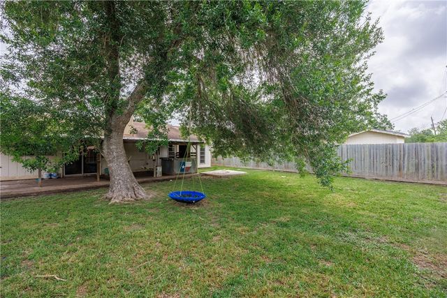 3621 Mendenhall Dr, Corpus Christi, TX 78415