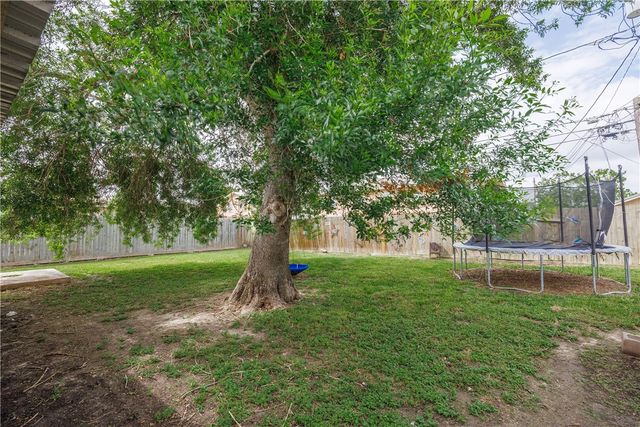 3621 Mendenhall Dr, Corpus Christi, TX 78415