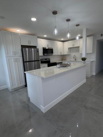 353 PRESTON I Drive, Boca Raton, FL 33434