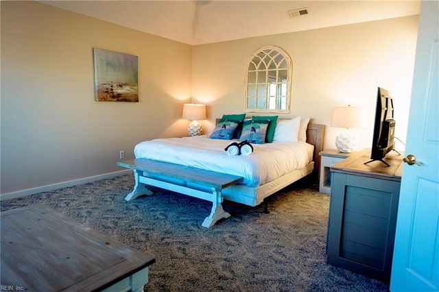 2349 Sandfiddler Rd RD, Virginia Beach, VA 23456