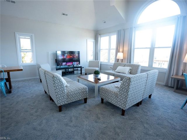 2349 Sandfiddler Rd RD, Virginia Beach, VA 23456