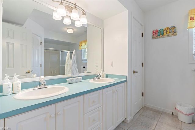 2349 Sandfiddler Rd RD, Virginia Beach, VA 23456