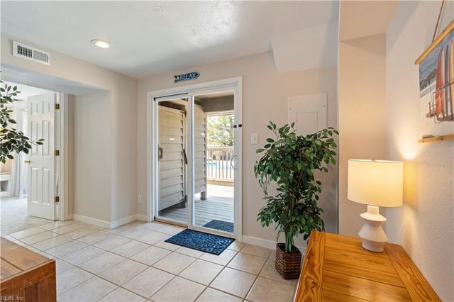 2349 Sandfiddler Rd RD, Virginia Beach, VA 23456