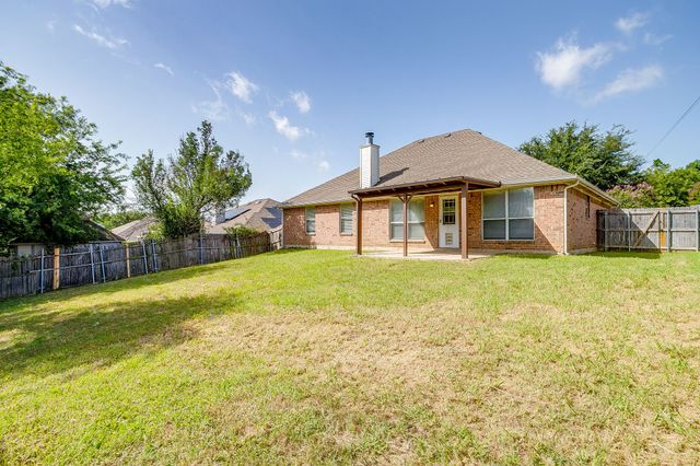 608 Gracie Lane, Burleson, TX 76028